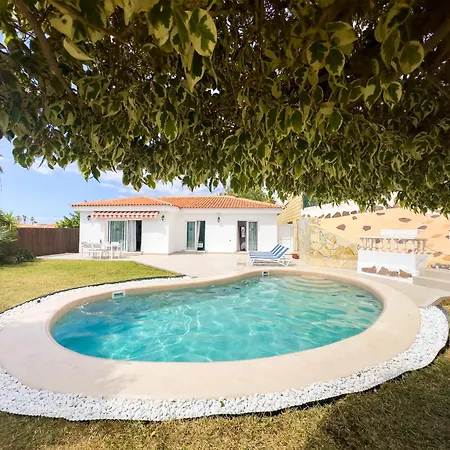 Fully Refurbished Private 3br Heated Pool Casa de Férias