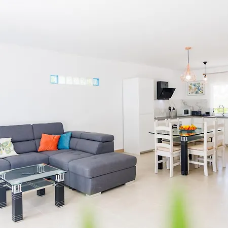 Casa de Férias Fully Refurbished Private 3br Heated Pool *