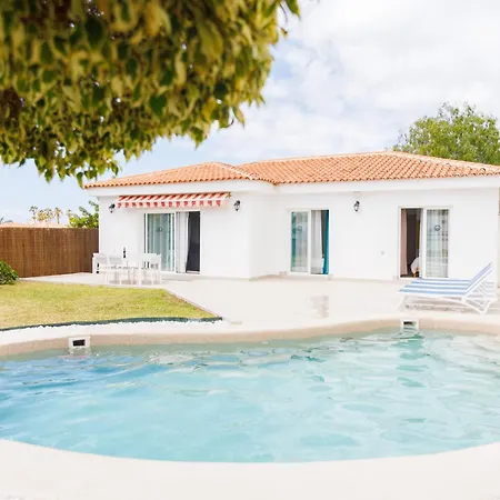 Fully Refurbished Private 3br Heated Pool Casa de Férias *