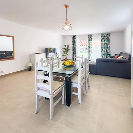 Fully Refurbished Private 3br Heated Pool Casa de Férias *