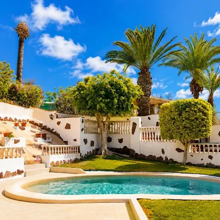 Casa de Férias New Private Retreat: 3Br Villa With Heated Pool