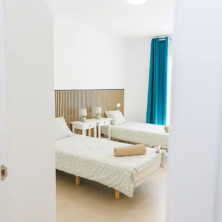 Дом отдыха Fully Refurbished Private 3br Heated Pool